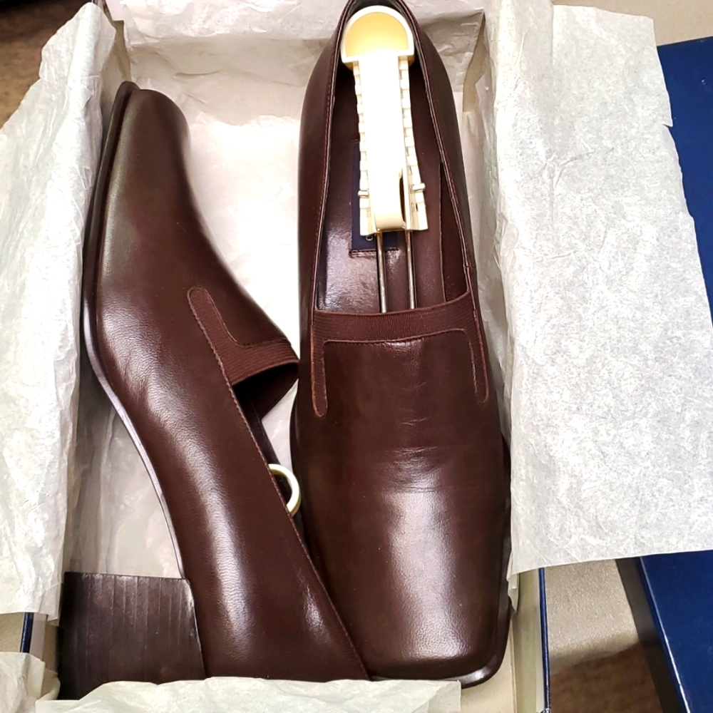 Shoes size 9m